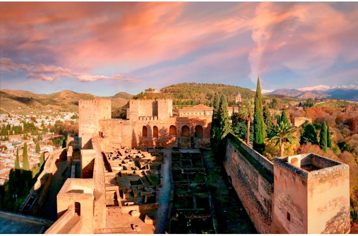 Visita de la Alhambra y Generalife incluidos Palacios Nazaríes